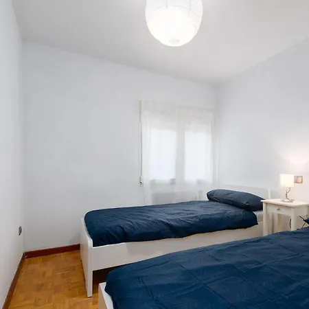 Apartmán El Sexto De Manso - 4 Hab, Bano Y Aseo, 1ª Linea *